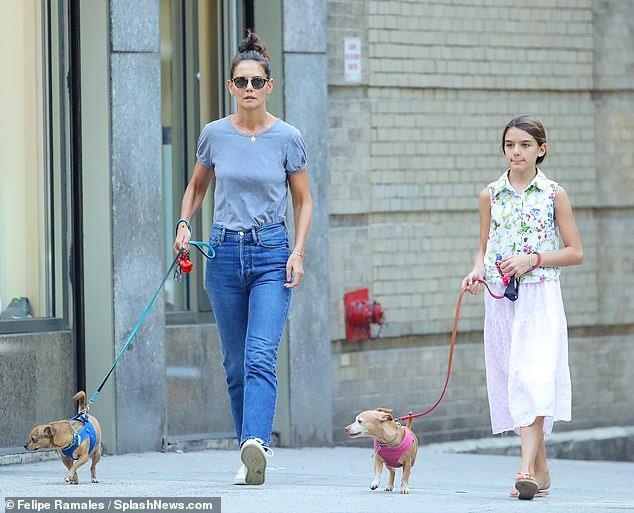Katie Holmes di choi voi con gai Suri anh 2