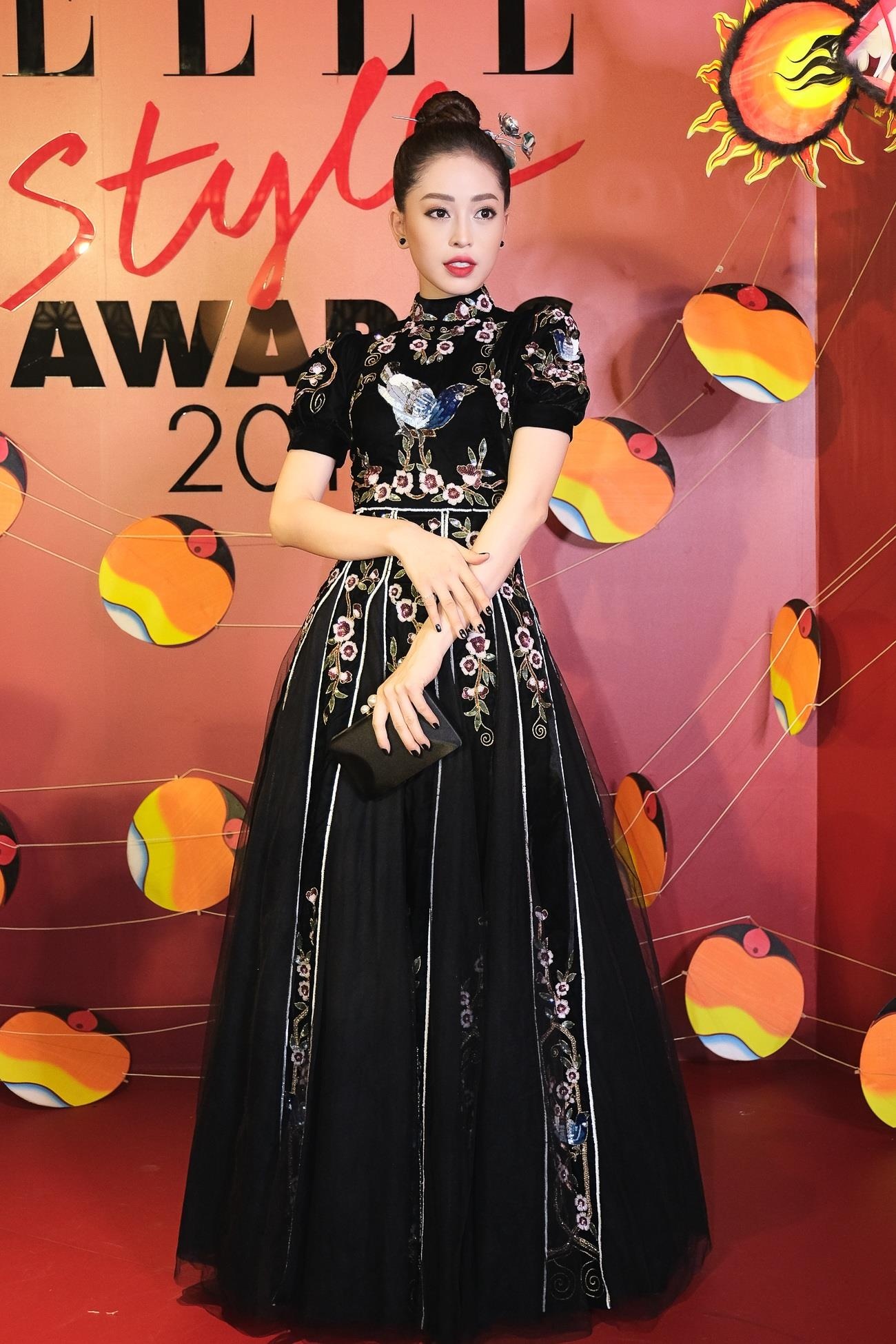 Tiểu Vy đọ dáng cùng á hậu phương nga trên thảm đỏ ảnh 3 Tieu Vy do dang cung a hau phuong nga tren tham do anh 3