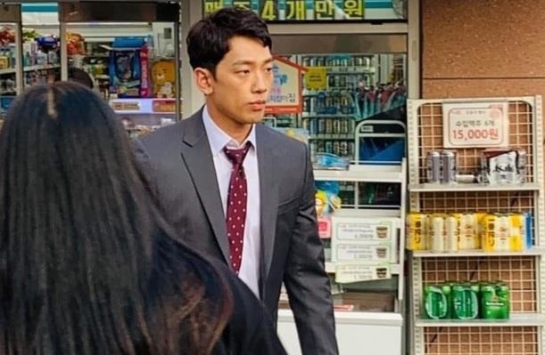 bi rain lo anh gay go,  tieu tuy anh 1