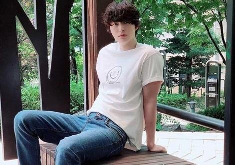 Ahn Jae Hyun bi chi trich vi thoi gia truong va vo trach nhiem hinh anh