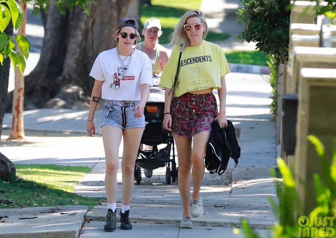 Kristen Stewart hon ban gai dong gioi anh 1