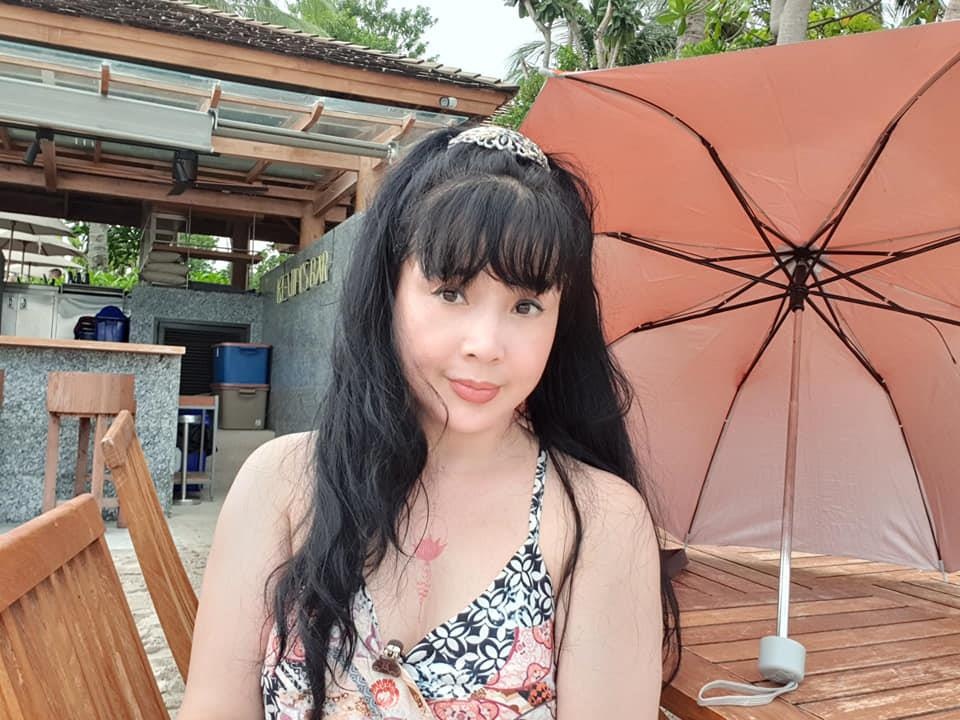 NSND Lan Huong dang anh mac bikini anh 2