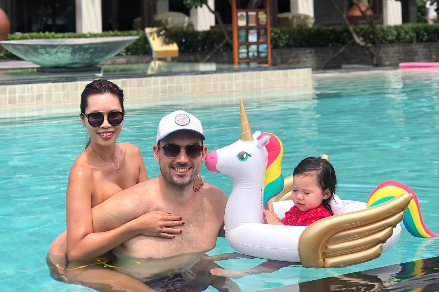 midu mac bikini khoe vong mot anh 2