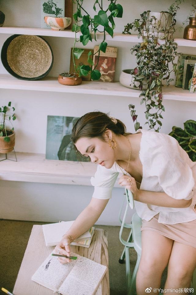 nhan sac con gai chung le de anh 6