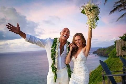Sieu sao The Rock tiet lo anh trong le cuoi hinh anh