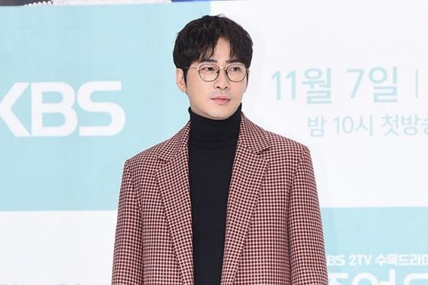 Kang Ji Hwan thua nhan cuong hiep dong nghiep nu anh 1