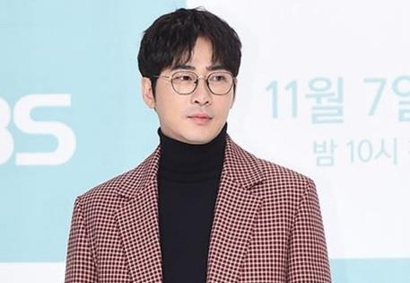 Hai co gai bi tai tu Kang Ji Hwan cuong hiep phai dieu tri tam than hinh anh