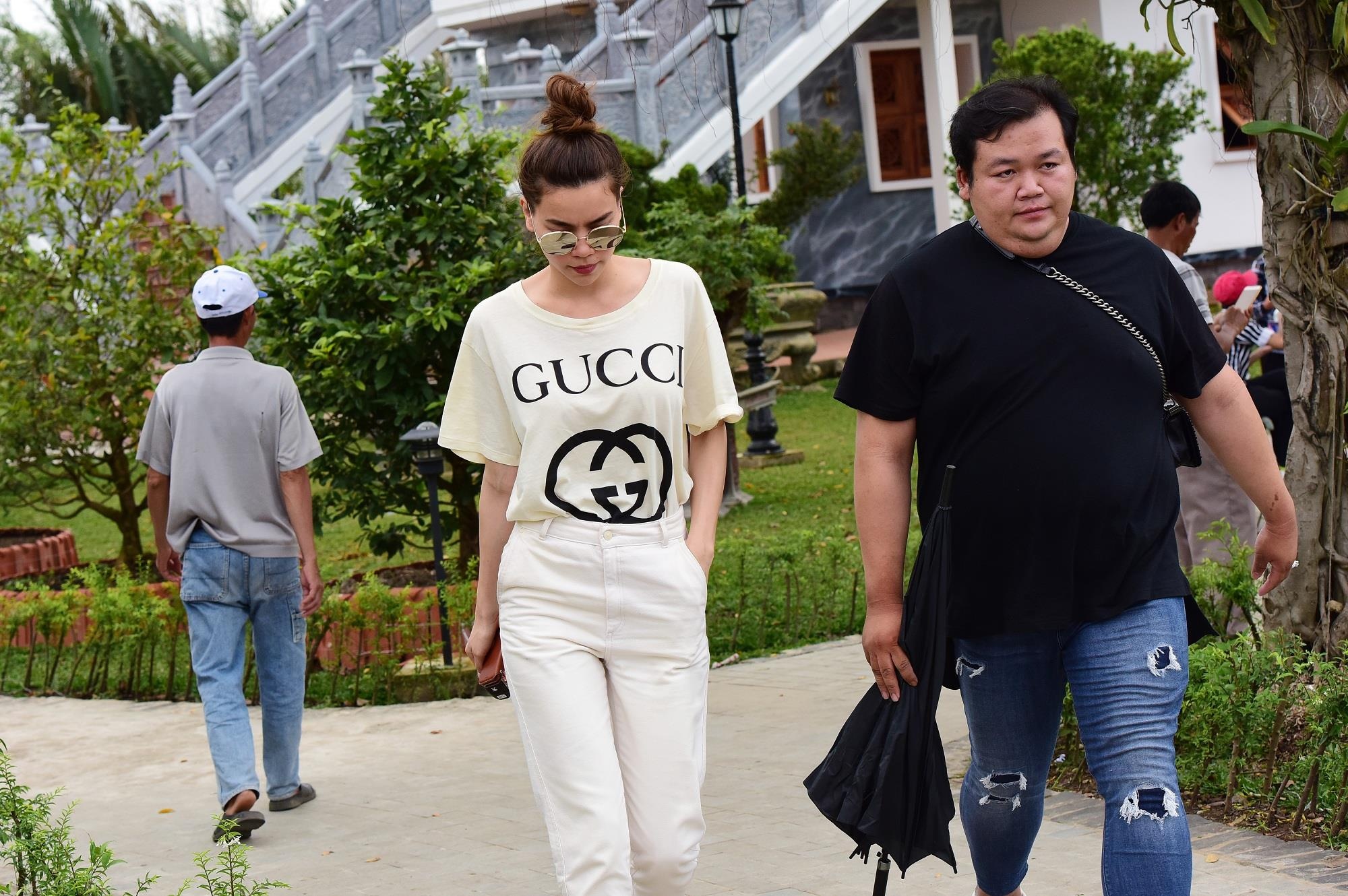 hồ ngọc hà, trấn thành mặc giản dị tới lễ giỗ Tổ ảnh 3 ho ngoc ha, tran thanh mac gian di toi le gio To anh 3