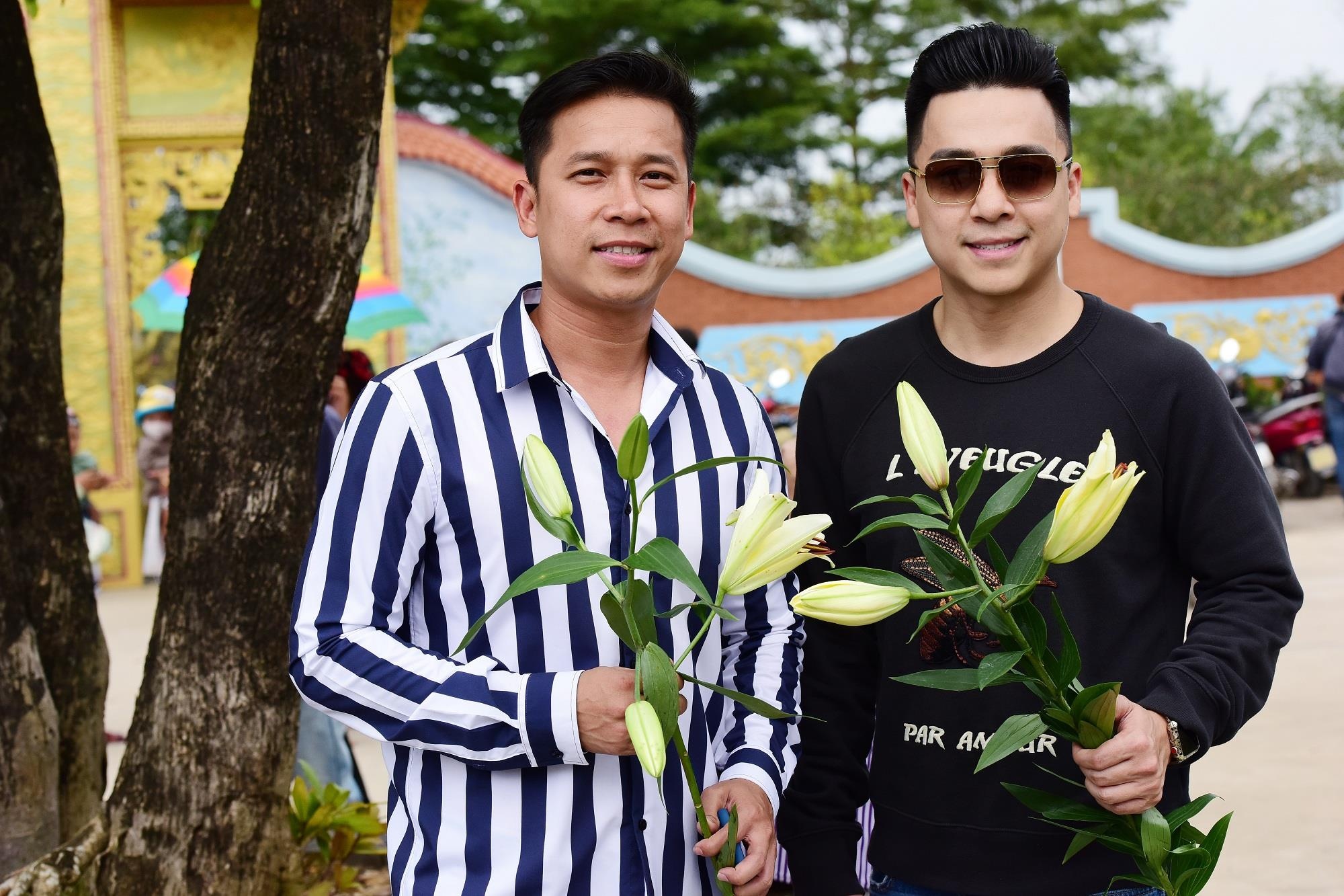 hồ ngọc hà, trấn thành mặc giản dị tới lễ giỗ Tổ ảnh 9 ho ngoc ha, tran thanh mac gian di toi le gio To anh 9