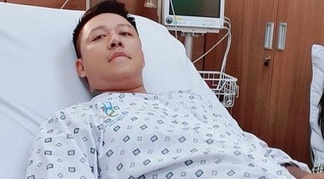 Ca si Tuan Hung nhap vien, bi ho van tim hinh anh