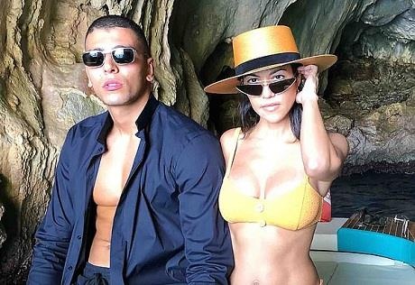 Chị gái Kim Kardashian ảnh 2 Chi gai Kim Kardashian anh 2