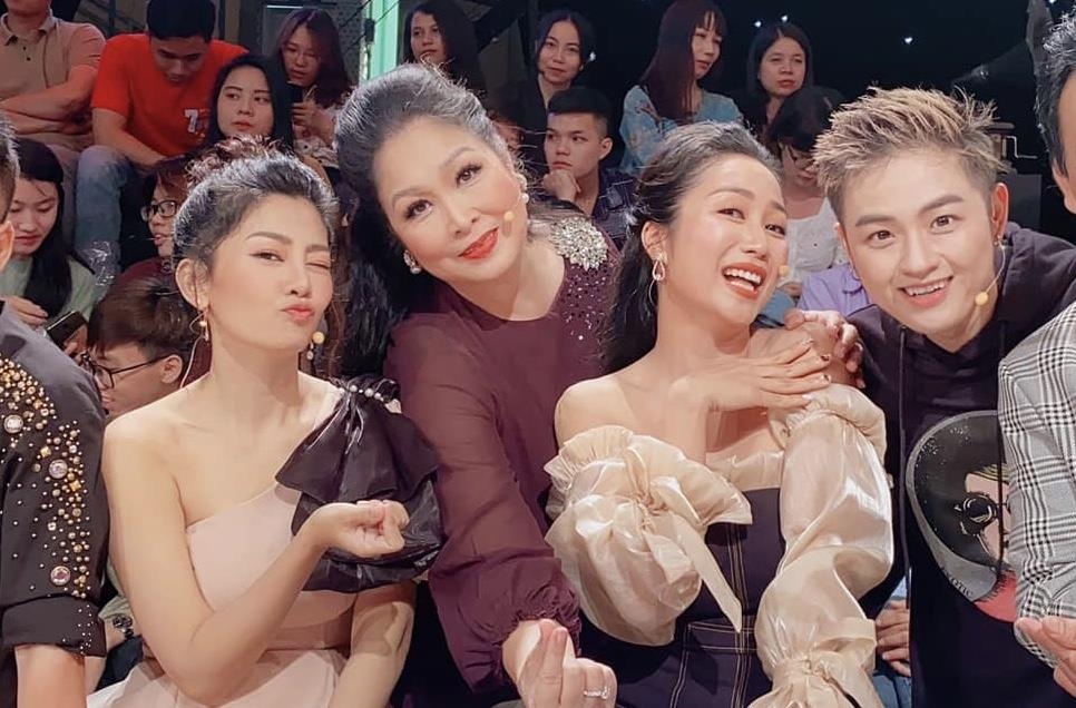 Mai Phuong di quay game show sau khi xuat vien hinh anh