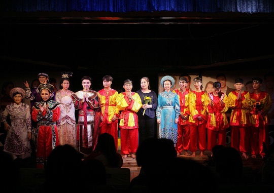 minh nhi buon khi san khau hong van dong cua anh 1