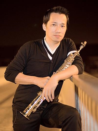 Nghe si saxophone Xuan Hieu qua doi anh 1