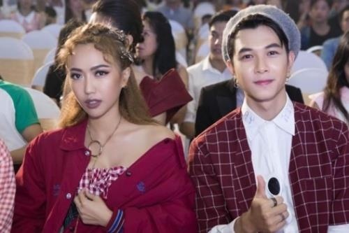 Dieu Nhi vuong nghi van da chia tay Anh Tu hinh anh