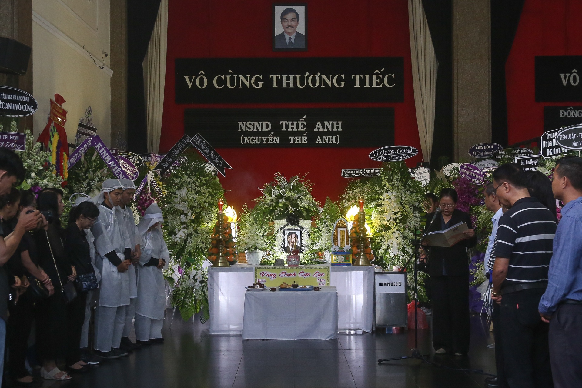 vo con khoc ngat o le di tang anh 1