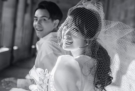 Dong Nhi cong bo thiep cuoi cung ban trai Ong Cao Thang hinh anh