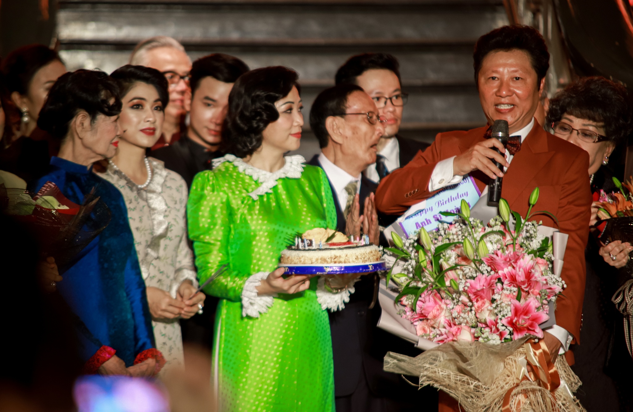 ao dai cua NTK si hoang anh 10