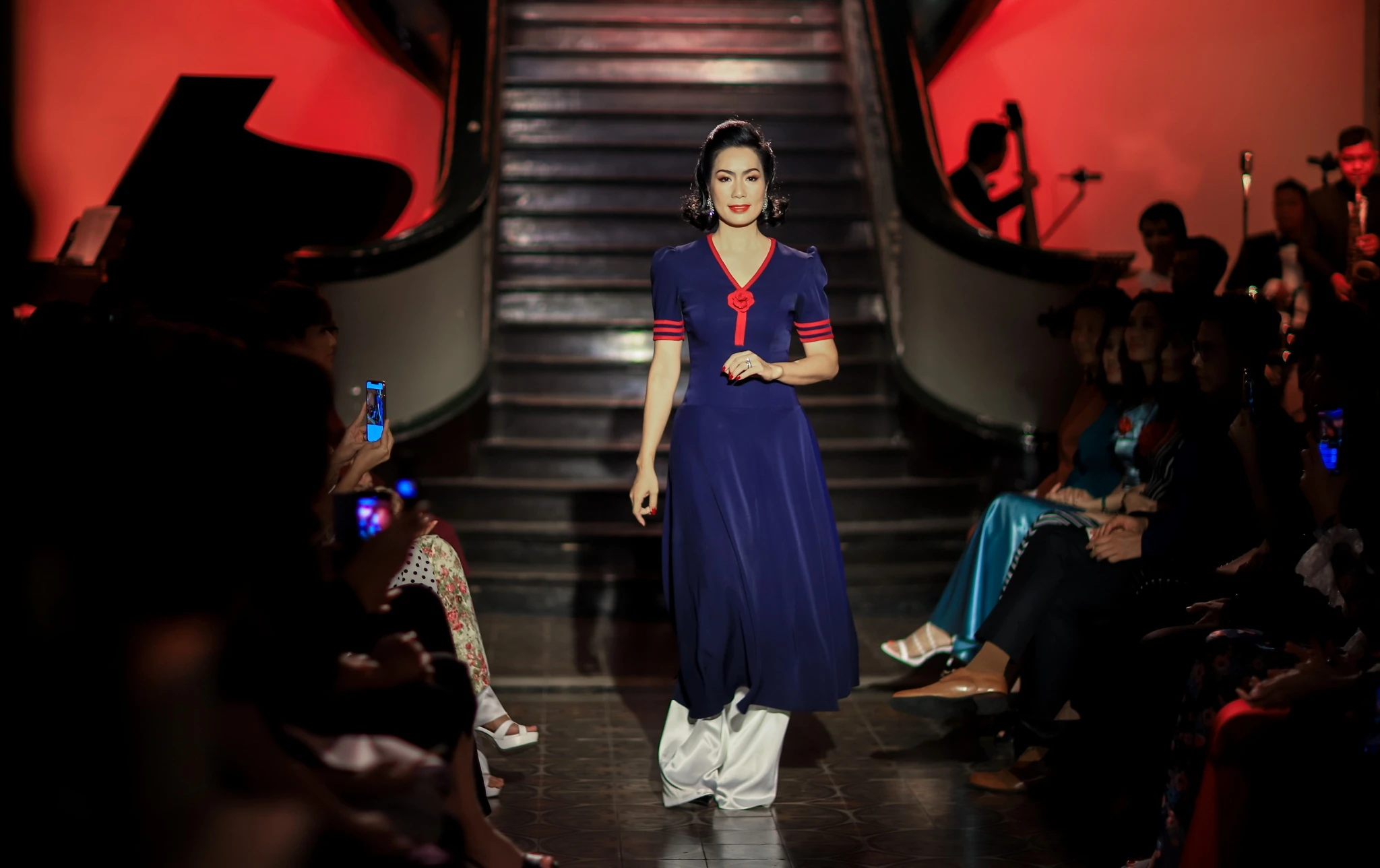 ao dai cua NTK si hoang anh 4