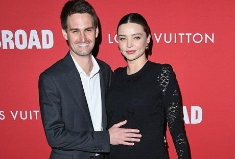 Sieu mau Miranda Kerr sinh con trai thu 2 cho chong ty phu hinh anh