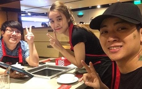 Vo chong Hoai Lam du tiec sinh nhat cua anh trai Gia Bao hinh anh