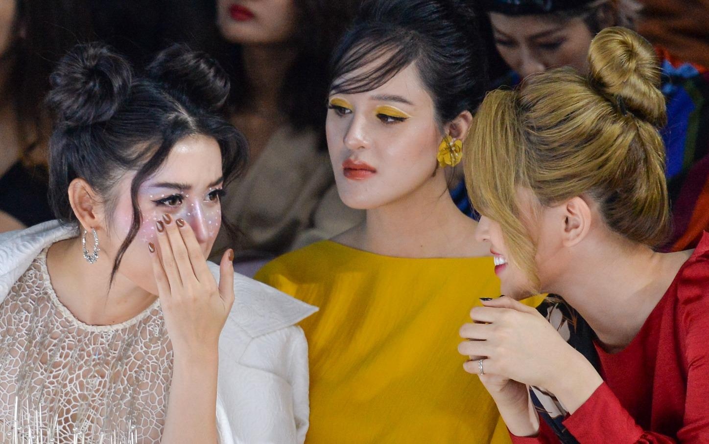 Dan a hau Viet khoe sac khi xuat hien chung khung hinh hinh anh