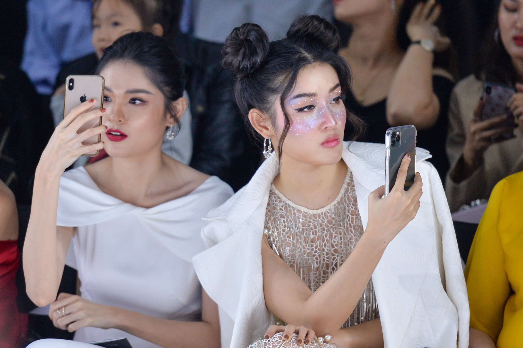 dan hoa hau,  a hau anh 6