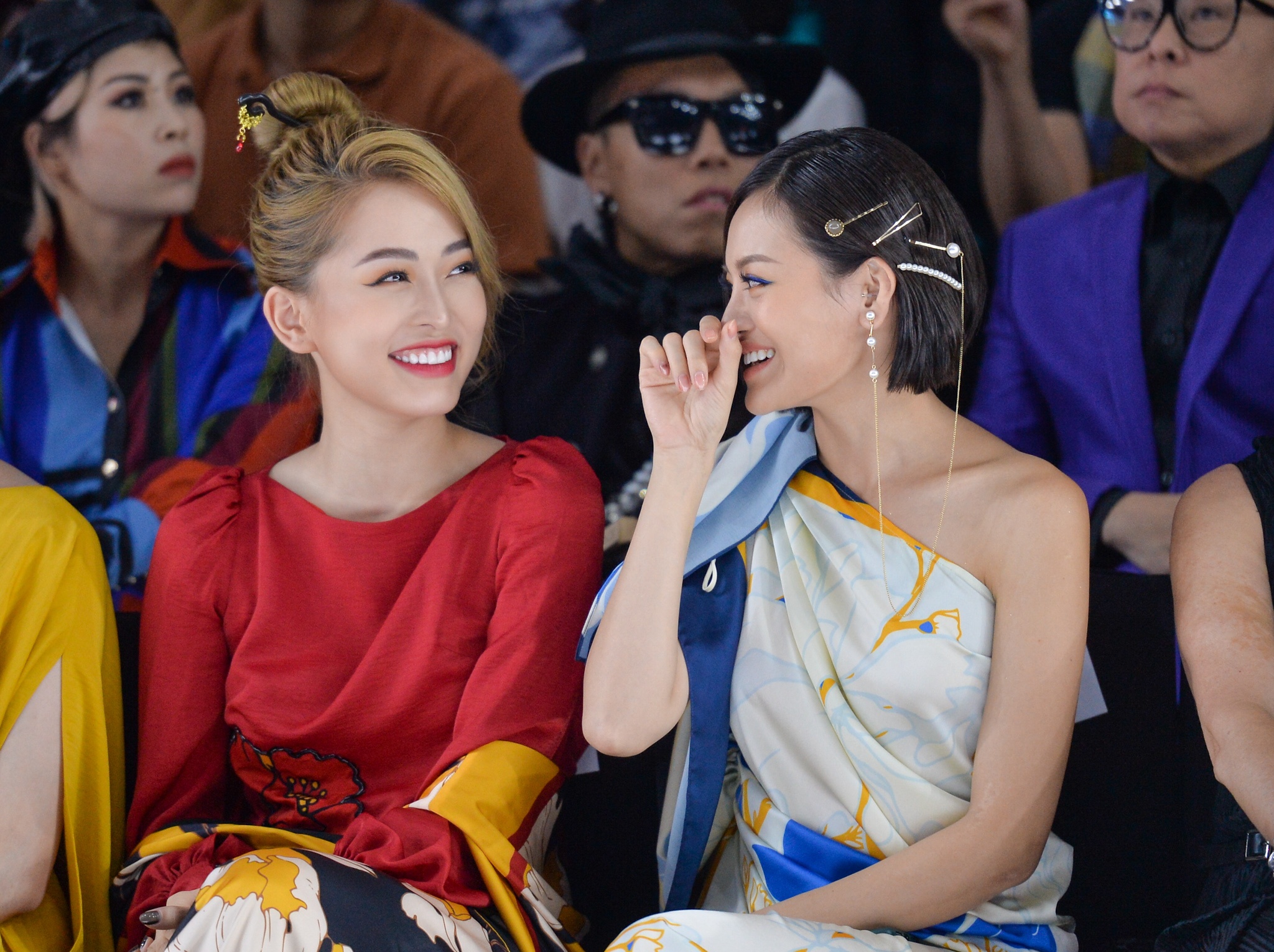 dan hoa hau,  a hau anh 4