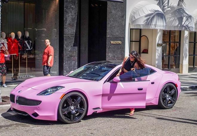 phạm hương khoe siêu xe ảnh 2 pham huong khoe sieu xe anh 2