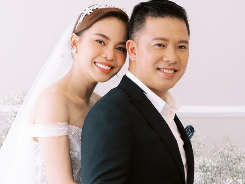 Giang Hong Ngoc khoe anh cuoi ben ban trai va con hinh anh