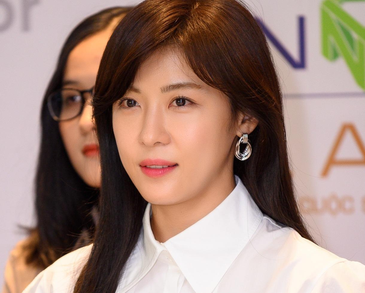 My nhan Han Quoc Ha Ji Won tham du su kien o Viet Nam hinh anh