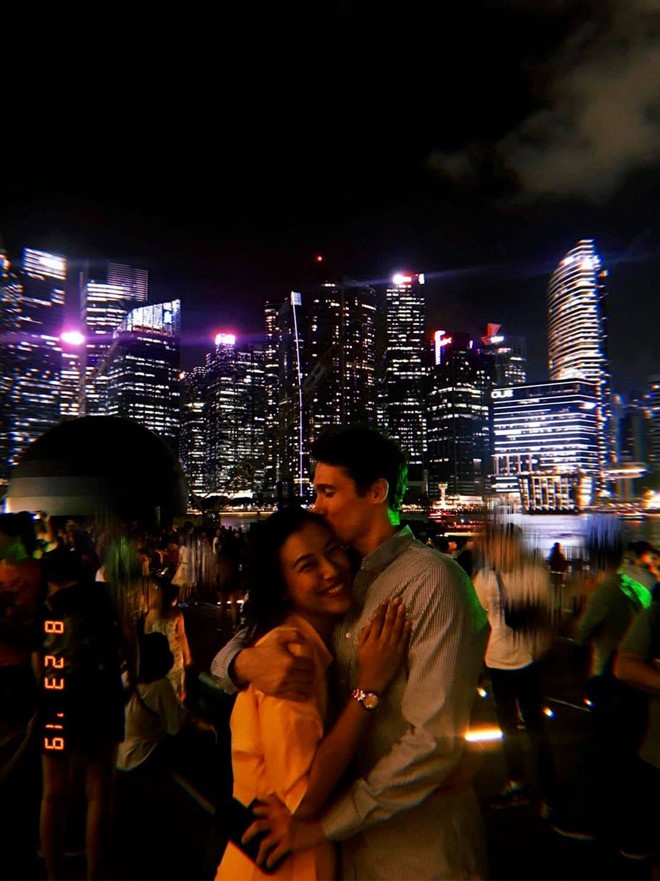 a hau hoang oanh cuoi chong tay anh 2