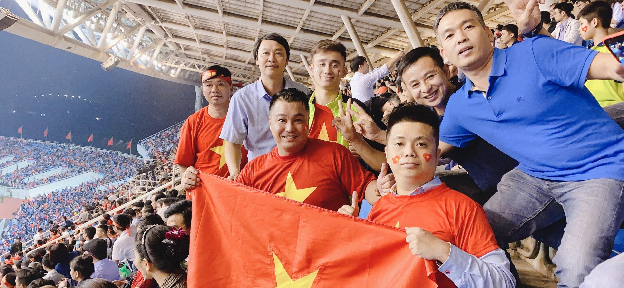 dan sao co vu doi tuyen viet nam anh 1