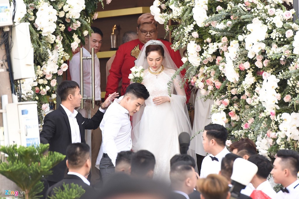 bao thy deo vong vang anh 3