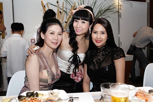 nhan sac cua diem huong anh 15