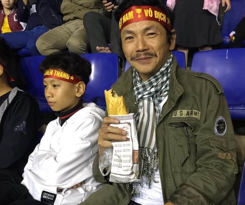 nghe si khoc,  cuoi trong tran bong anh 3