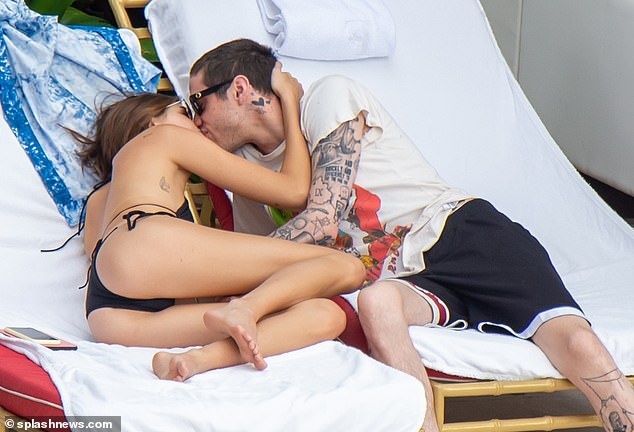 Kaia Gerber khoa moi ban trai anh 1