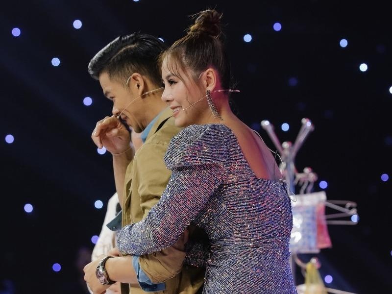 Nam Thu boi roi khi Trong Hieu hon hinh anh