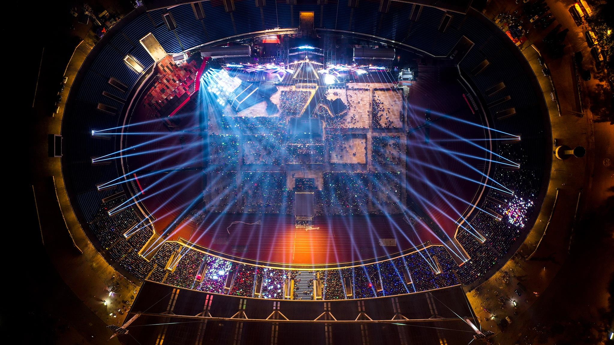 San My Dinh trong khan gia, fan buc xuc vi ngoi gan nha ve sinh hinh anh