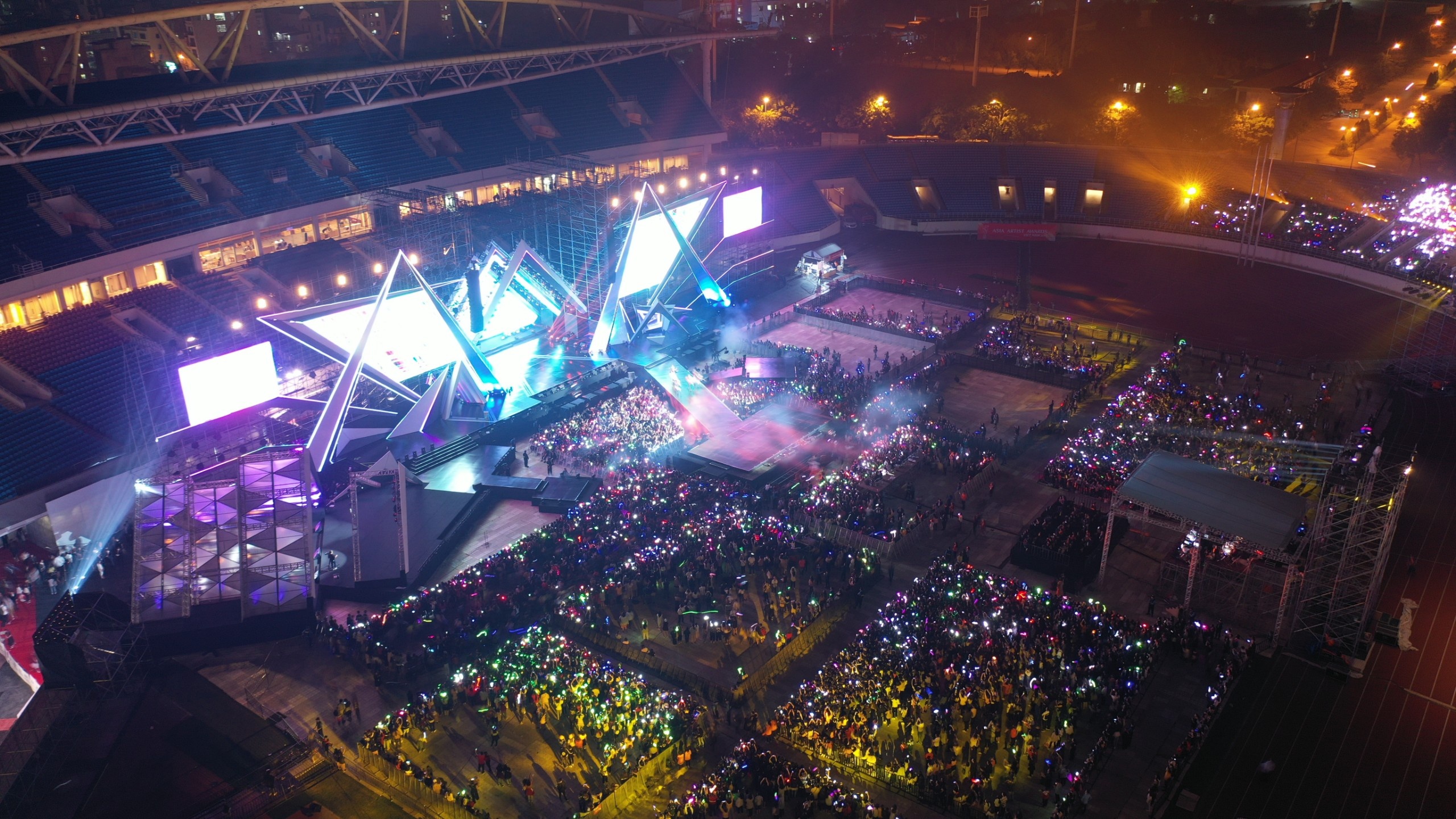 khán giả xem AAA ngồi gần toilet ảnh 4 khan gia xem AAA ngoi gan toilet anh 4