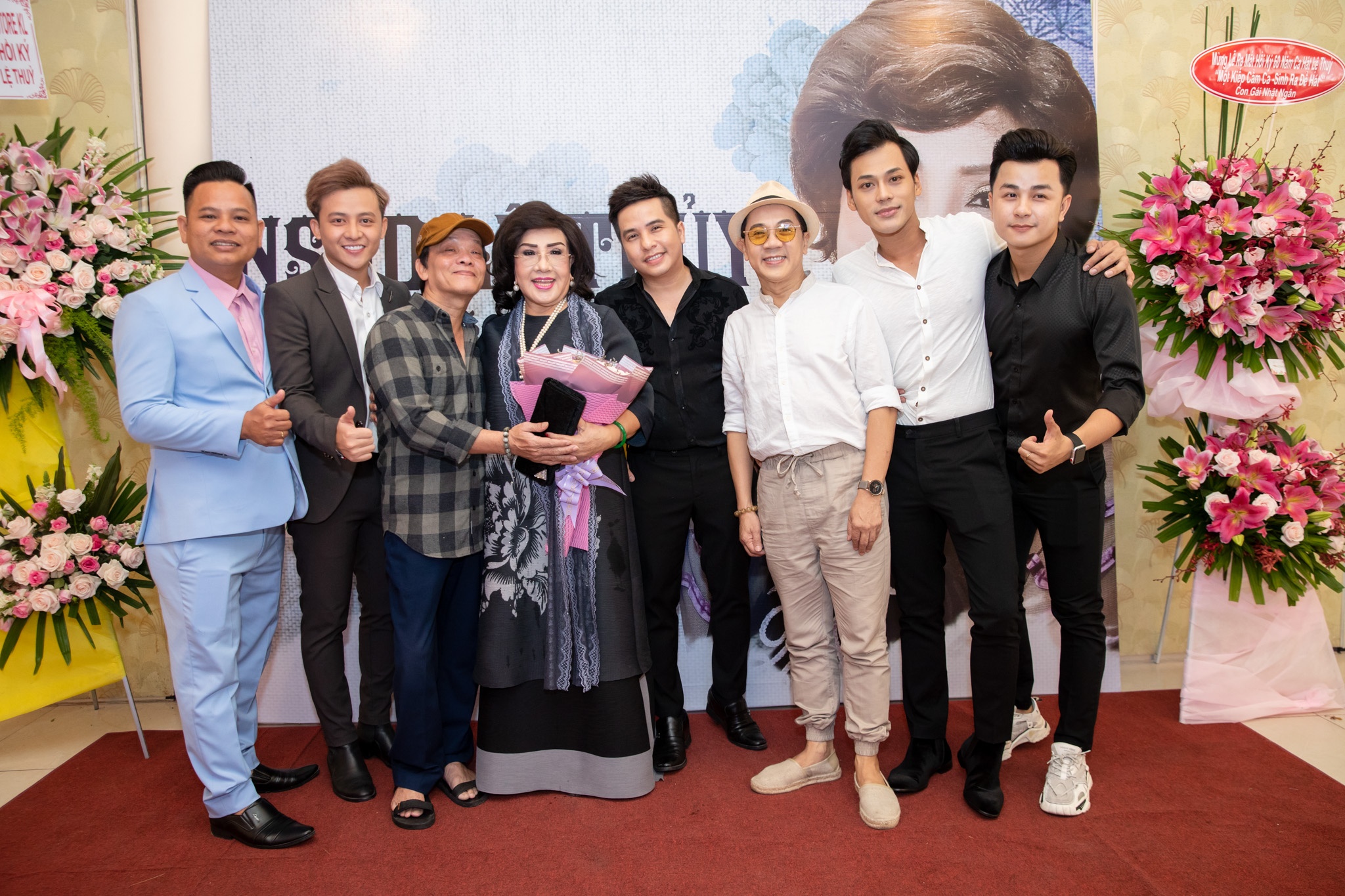 nghệ sĩ lệ thủy ra mắt hồi ký ảnh 1 nghe si le thuy ra mat hoi ky anh 1