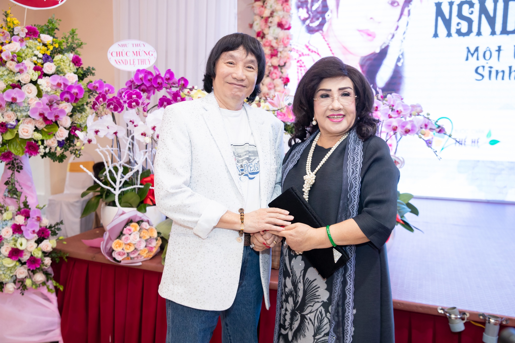 nghệ sĩ lệ thủy ra mắt hồi ký ảnh 2 nghe si le thuy ra mat hoi ky anh 2