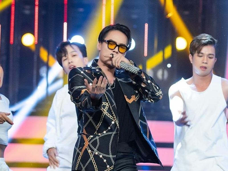 Vo Tan Phat bi che khi hoa than thanh Son Tung M-TP hinh anh