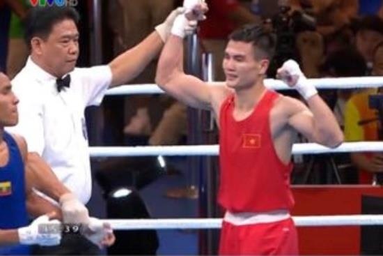 Hoa Minzy xuc dong khi tuyen thu boxing Viet danh bai vo si Myanmar hinh anh