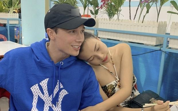 Vo chong Hoang Oanh ngot ngao trong tuan trang mat hinh anh