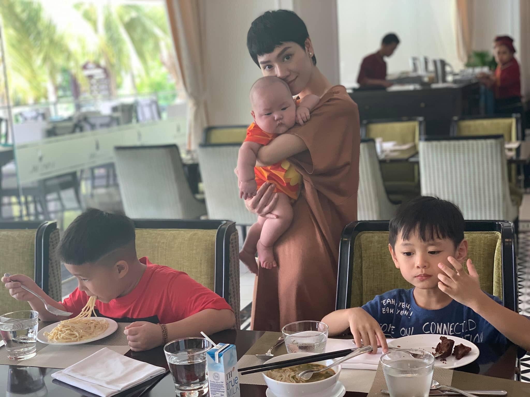 tra my idol va cac con anh 3