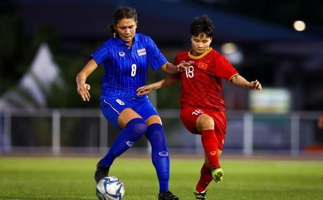 Ngo Thanh Van va dan sao co vu bong da nu Viet Nam gap Thai Lan hinh anh
