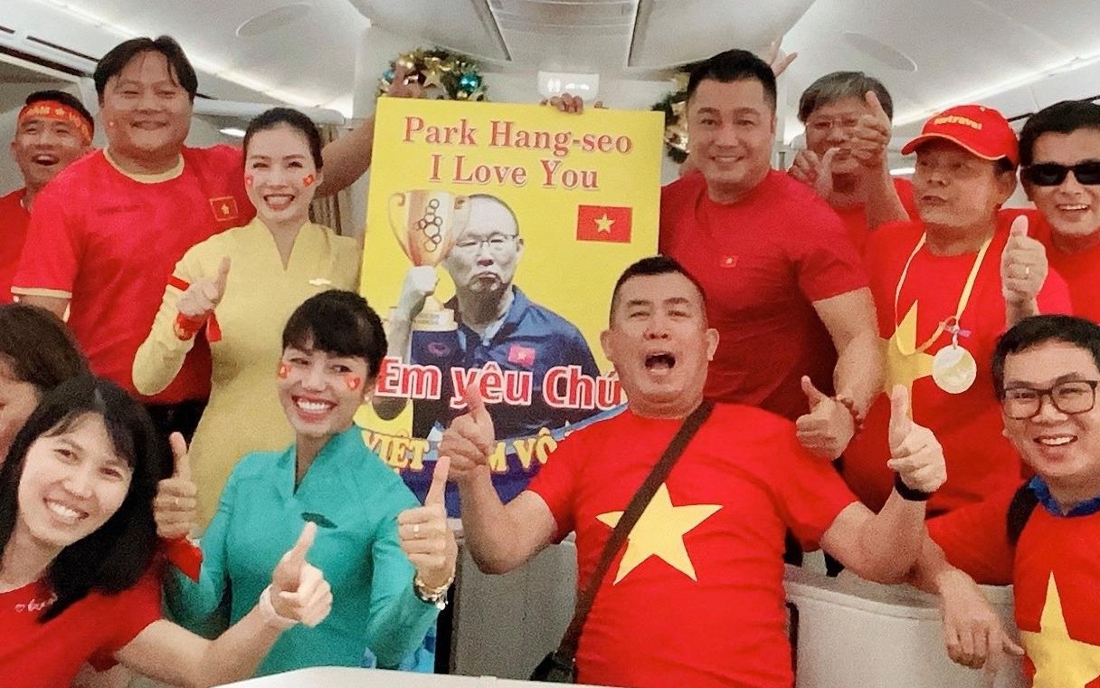 Ly Hung, Phuong Thanh sang Philippines co vu U22 Viet Nam hinh anh