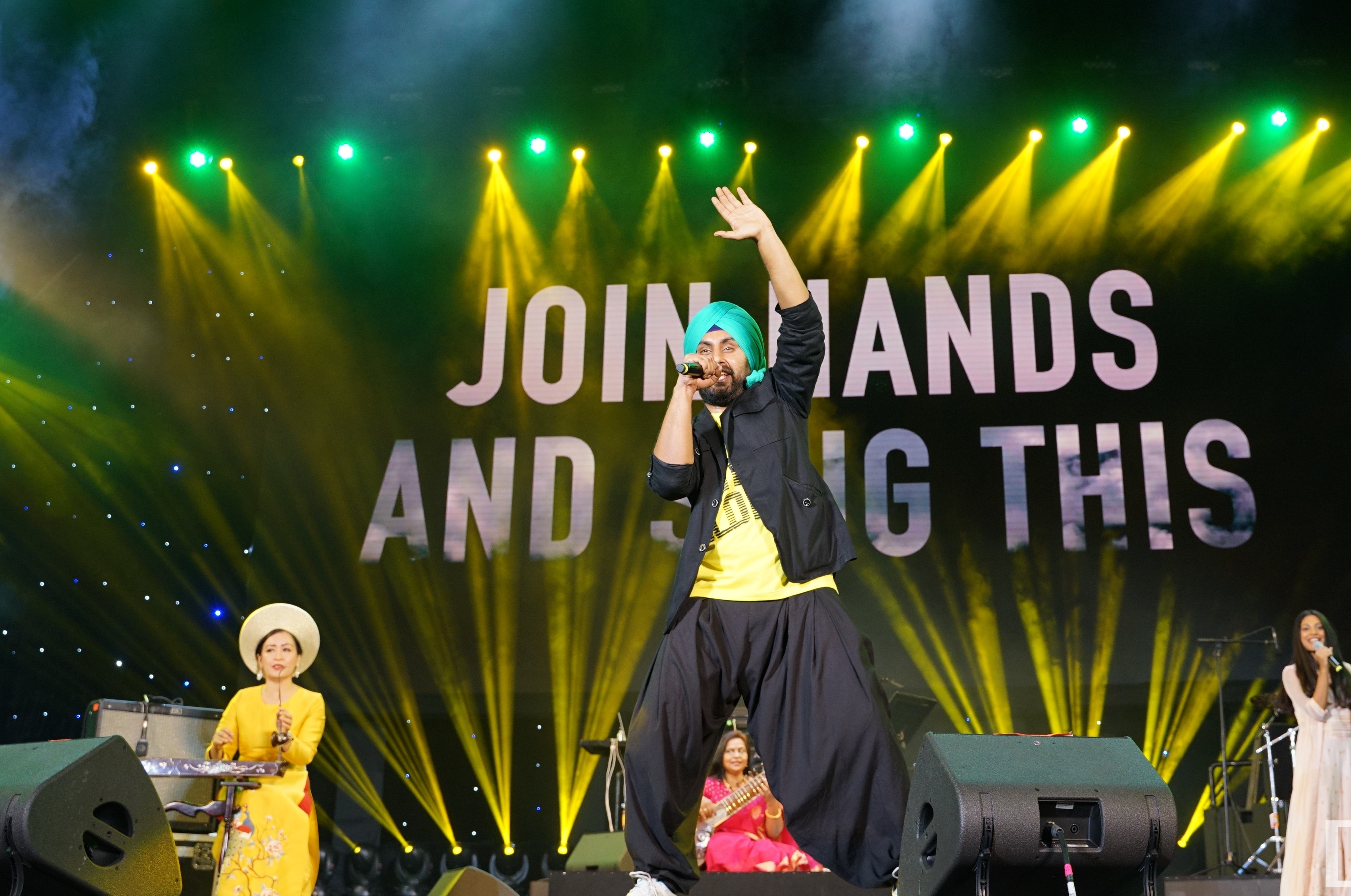 hong nhung,  hoang bach,  cao ba hung anh 4