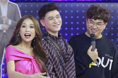 Sam tan tinh trai dep nguoi Lao tren song truyen hinh hinh anh